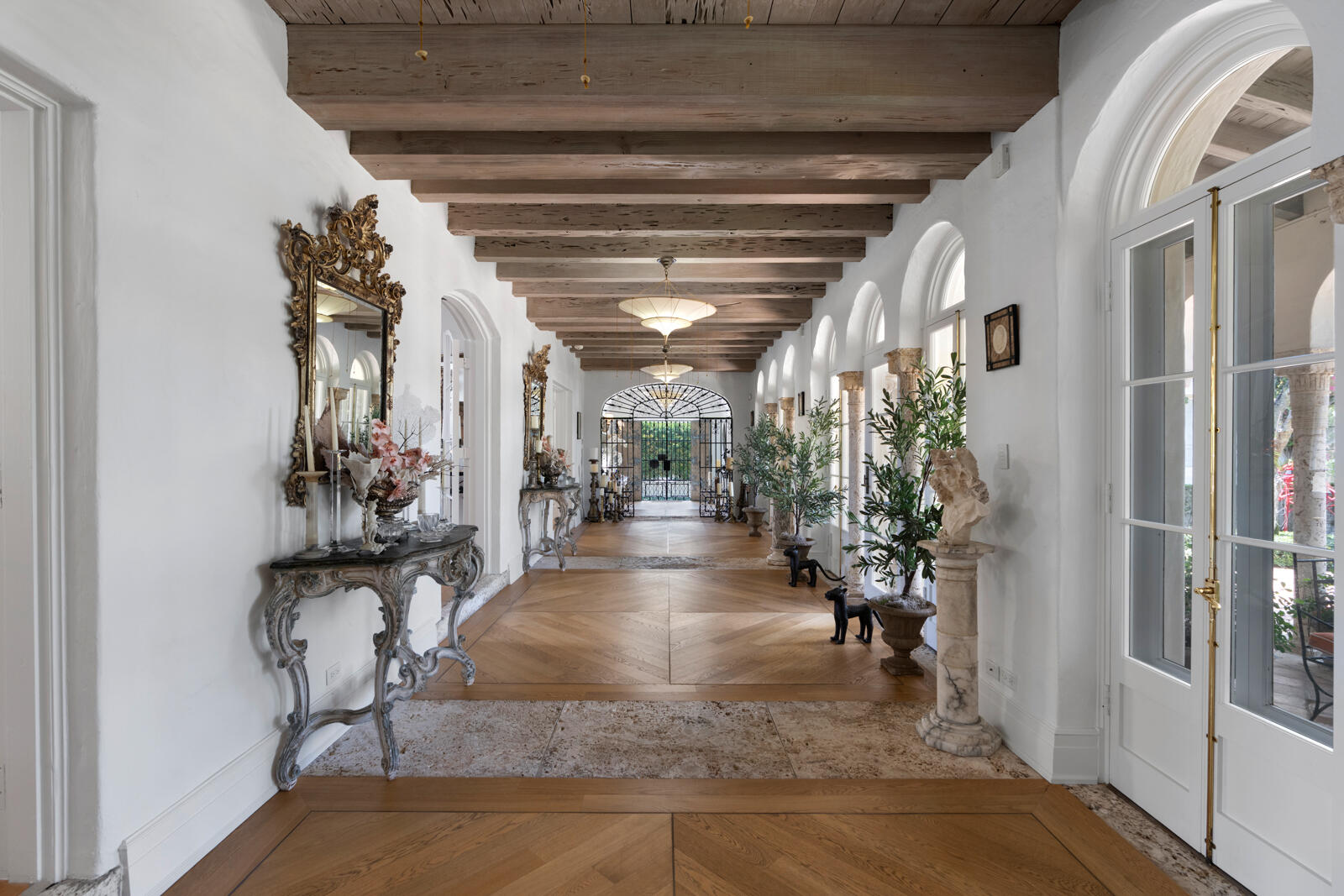 Tropical Isle - Residential