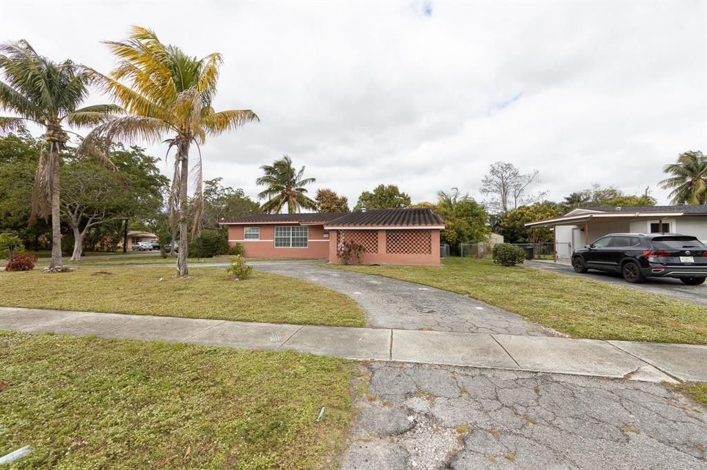 Photo of 4797 NW 3rd Street, Plantation, FL 33317 (MLS # F10549958)