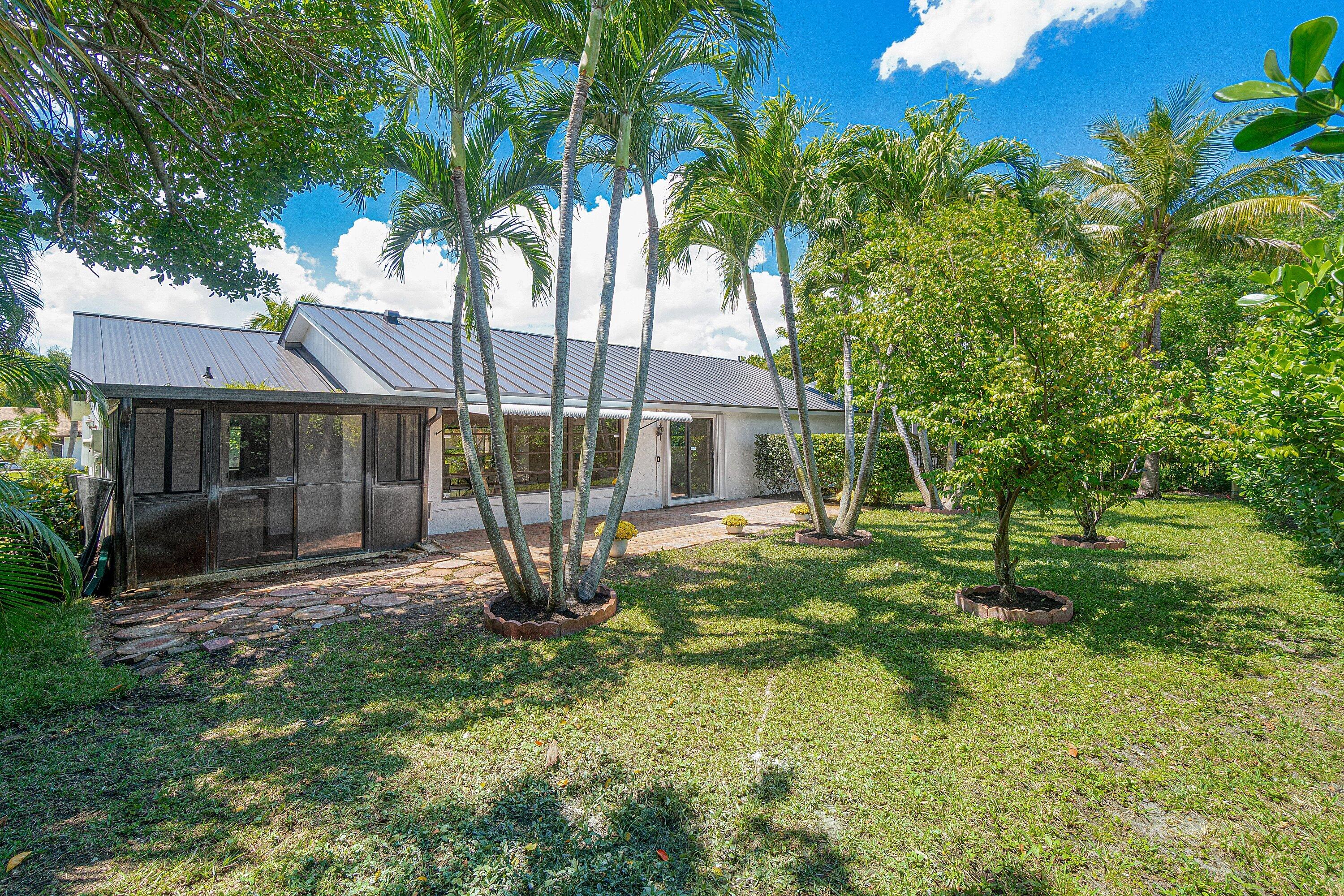 COCO WOOD LAKES - Residential