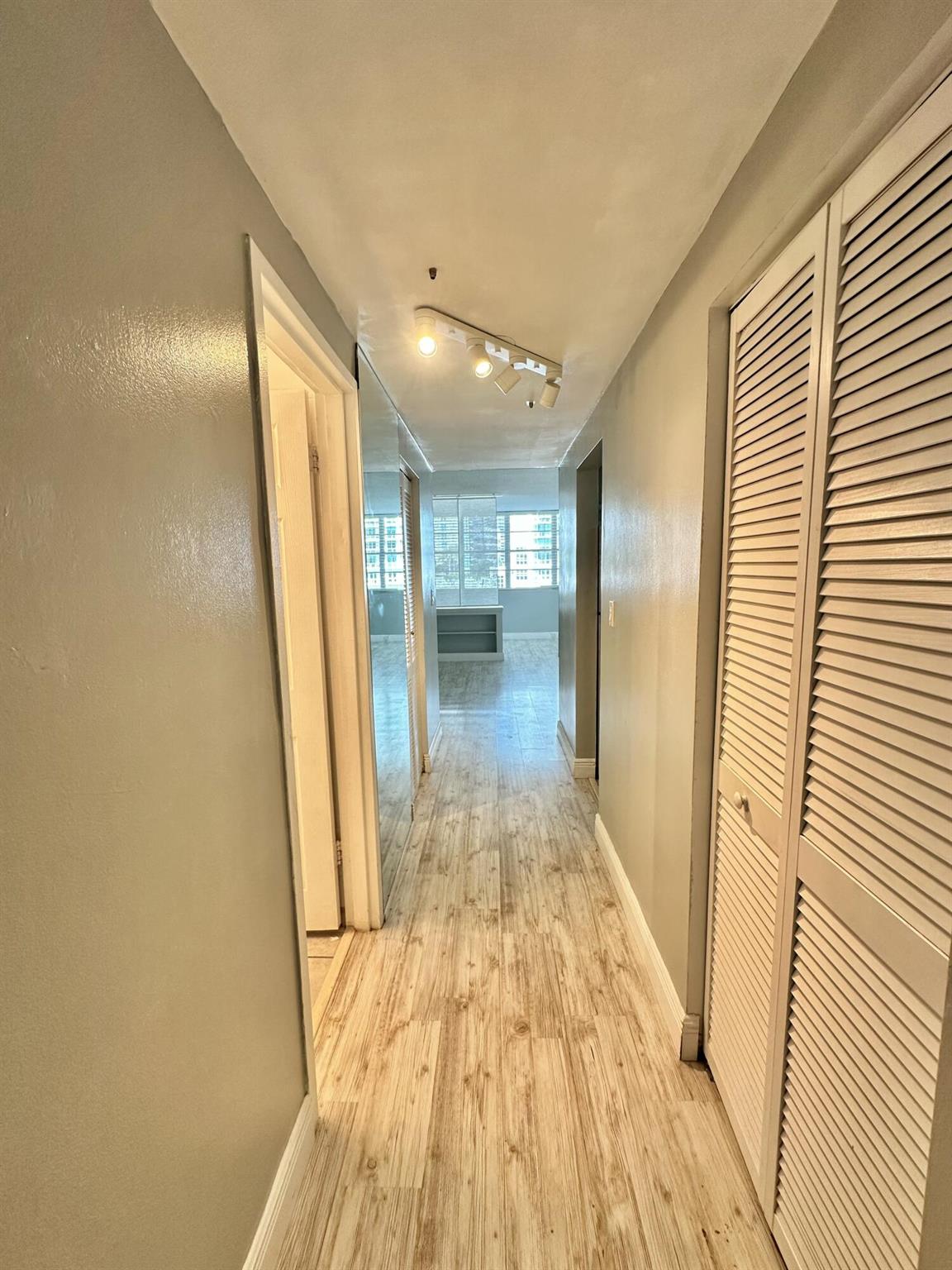 905 Brickell Bay Drive 1223