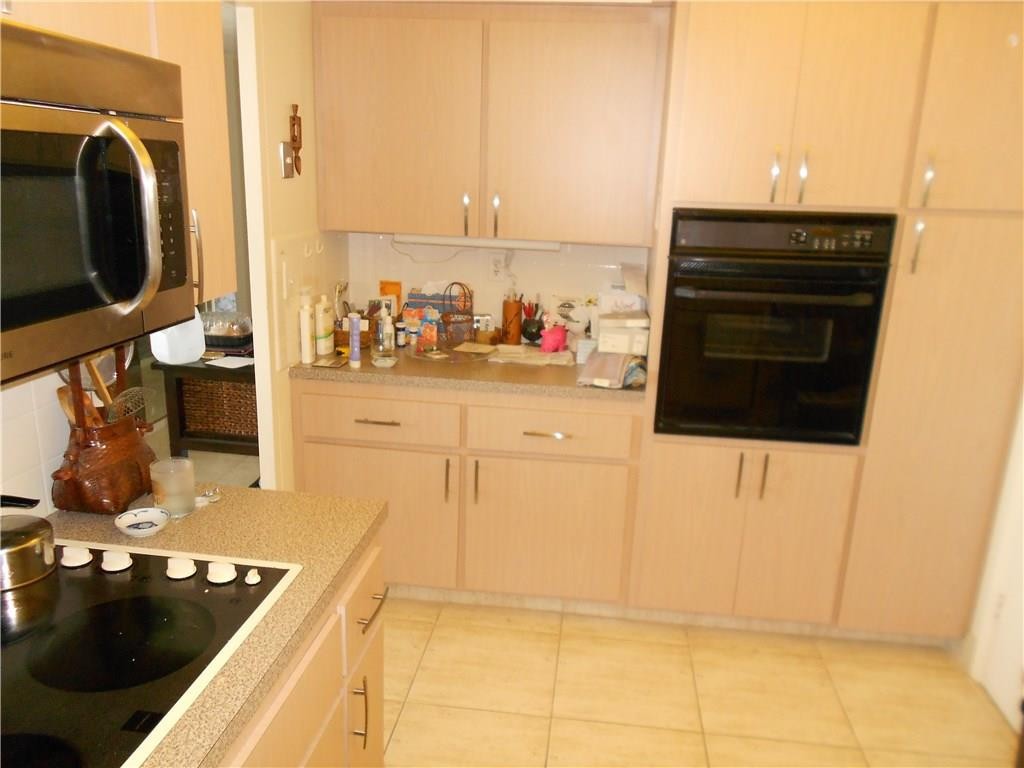 Coral Ridge Towers - Residential