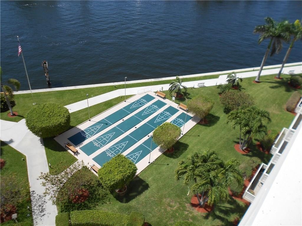 Coral Ridge Towers - Residential