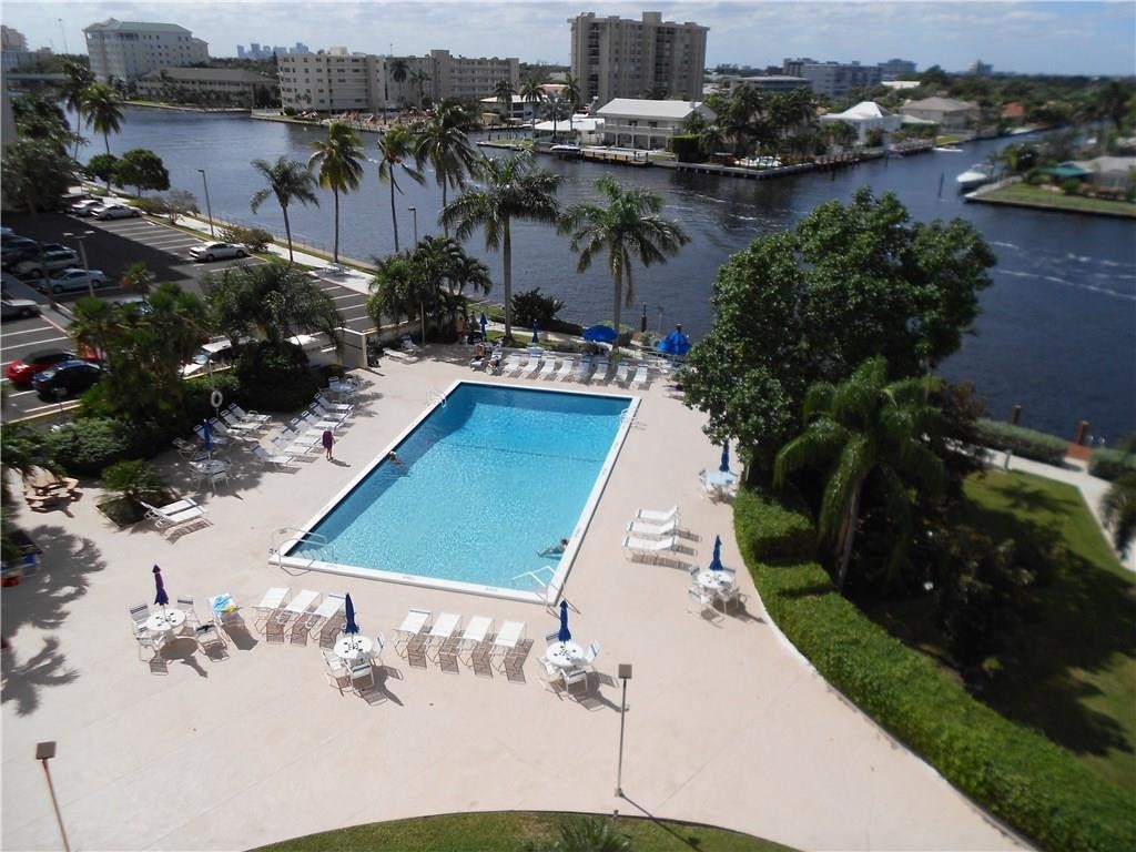 Coral Ridge Towers - Residential