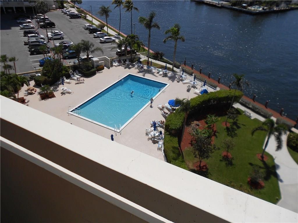 Coral Ridge Towers - Residential