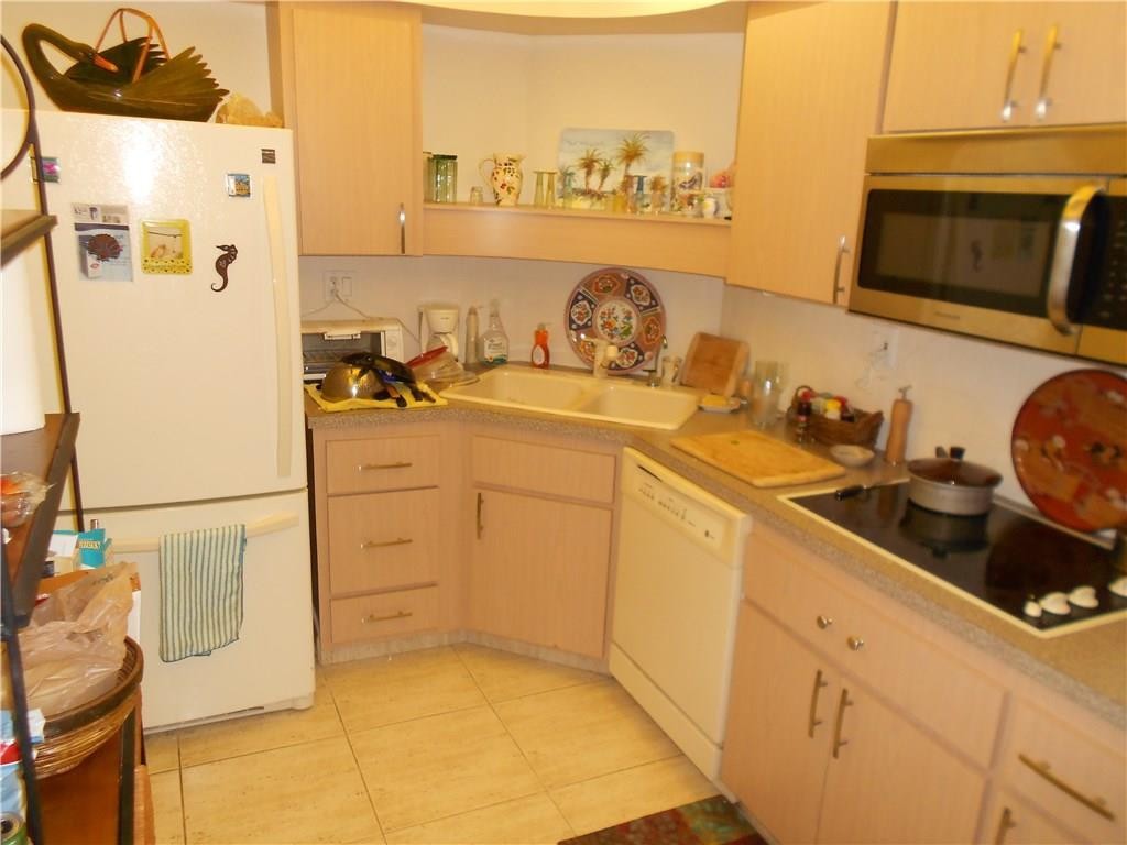 Coral Ridge Towers - Residential