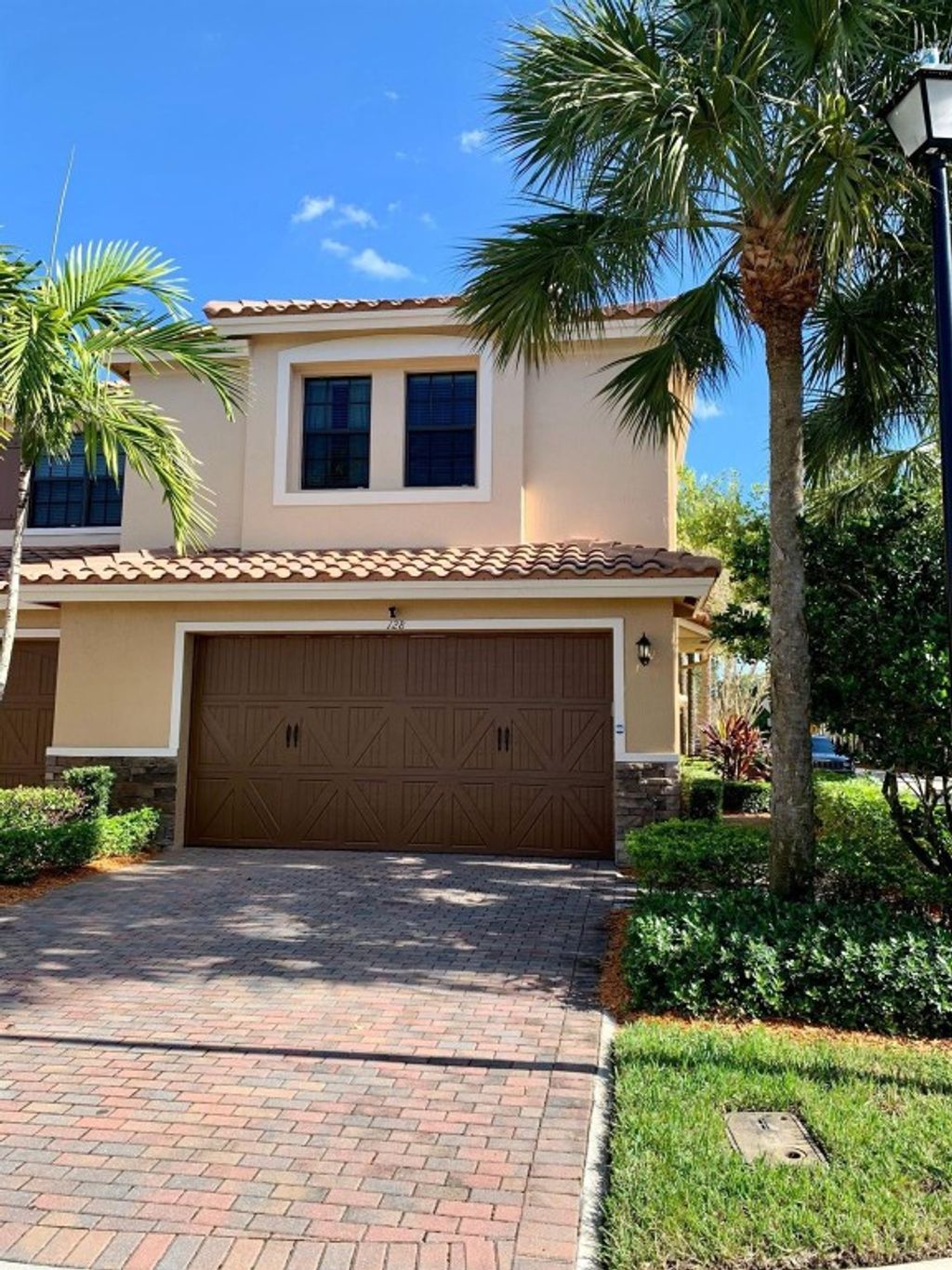 Photo of 128 W Riverwalk Circle, Fort Lauderdale, FL 33326 (MLS # F10501558)