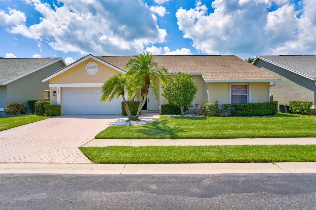 Photo of 272 Moccasin Trail W, Jupiter, FL 33458 (MLS # R10919327)