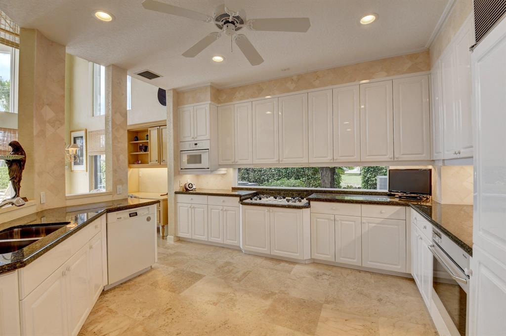 CLUBSIDE AT WOODFIELD COUNTRY CLUB - Residential