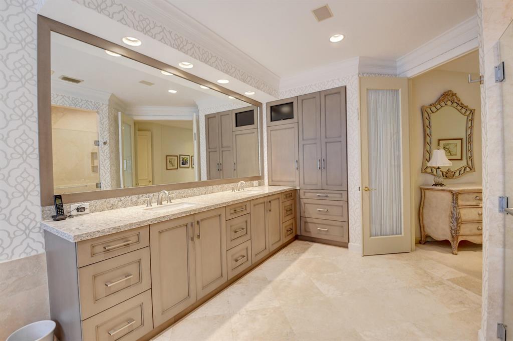 CLUBSIDE AT WOODFIELD COUNTRY CLUB - Residential