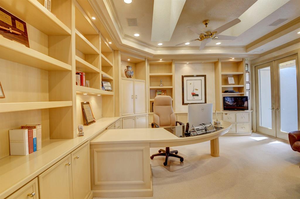 CLUBSIDE AT WOODFIELD COUNTRY CLUB - Residential