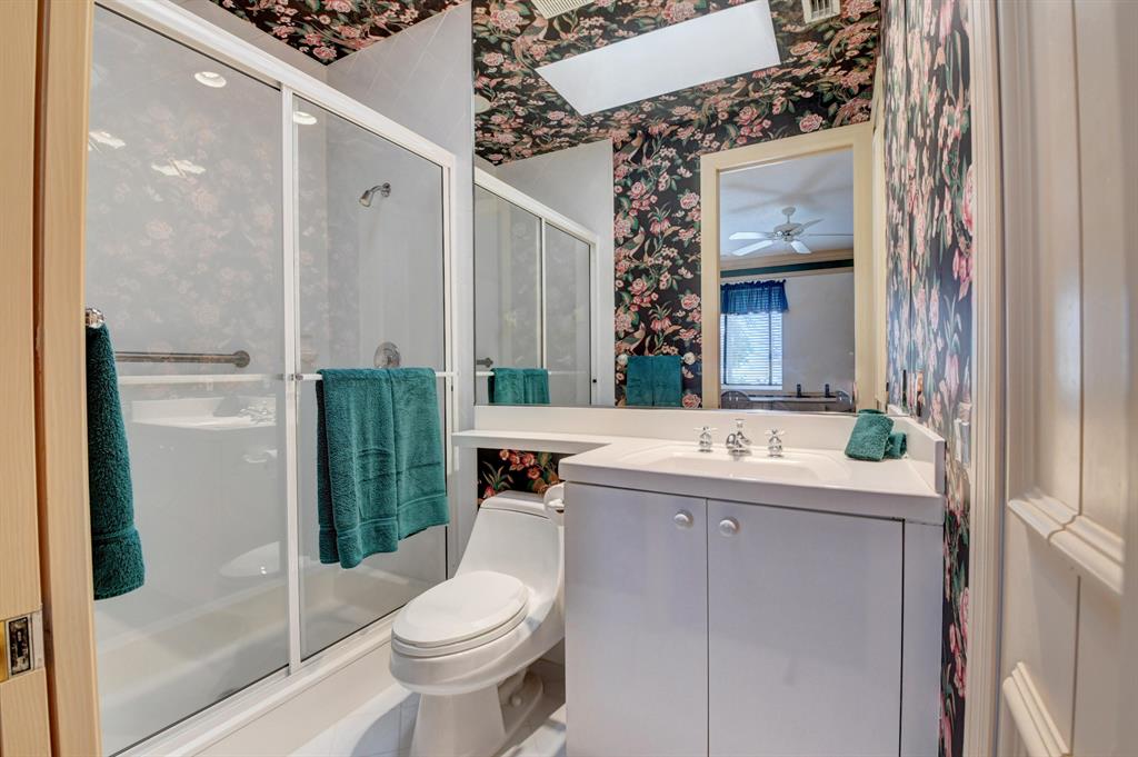 CLUBSIDE AT WOODFIELD COUNTRY CLUB - Residential