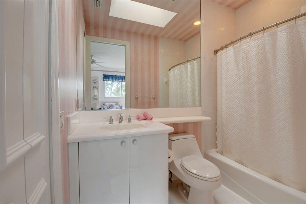 CLUBSIDE AT WOODFIELD COUNTRY CLUB - Residential