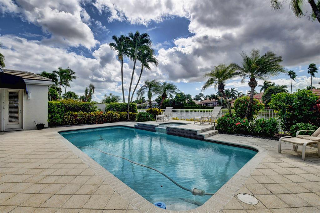 CLUBSIDE AT WOODFIELD COUNTRY CLUB - Residential