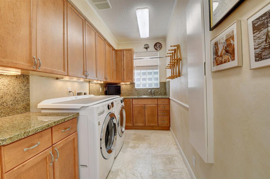 CLUBSIDE AT WOODFIELD COUNTRY CLUB - Residential