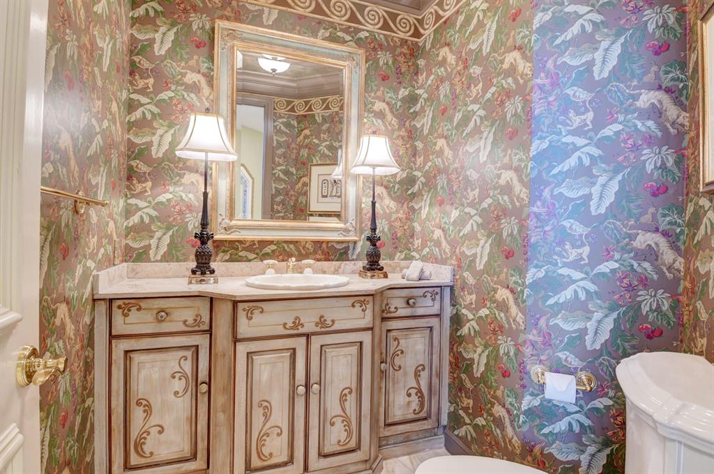 CLUBSIDE AT WOODFIELD COUNTRY CLUB - Residential