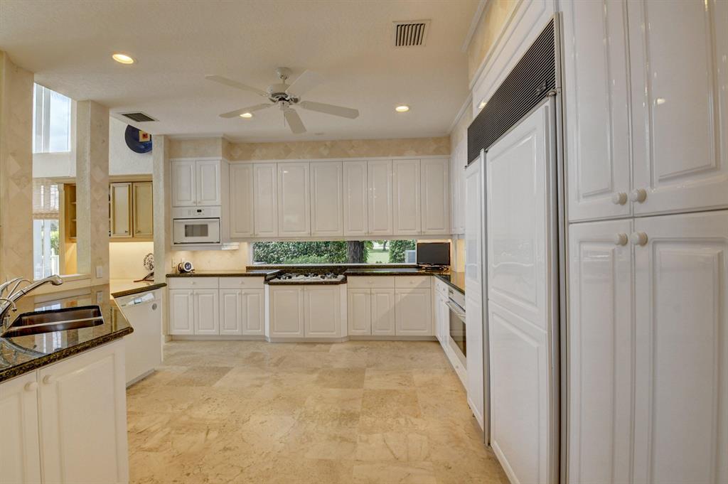 CLUBSIDE AT WOODFIELD COUNTRY CLUB - Residential