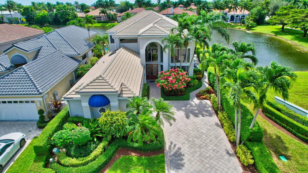 CLUBSIDE AT WOODFIELD COUNTRY CLUB - Residential