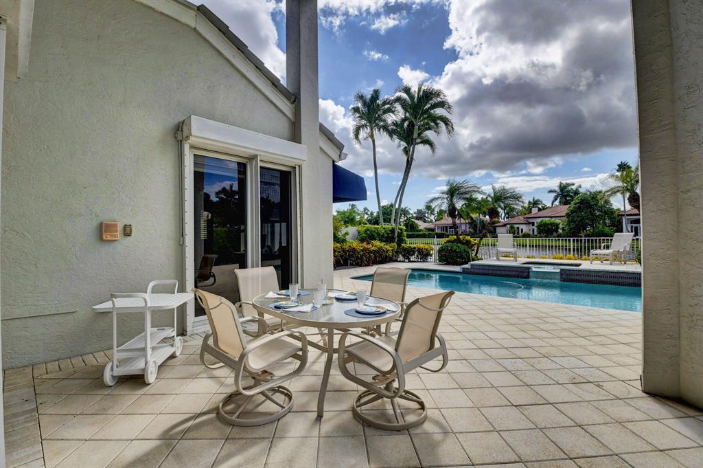 CLUBSIDE AT WOODFIELD COUNTRY CLUB - Residential