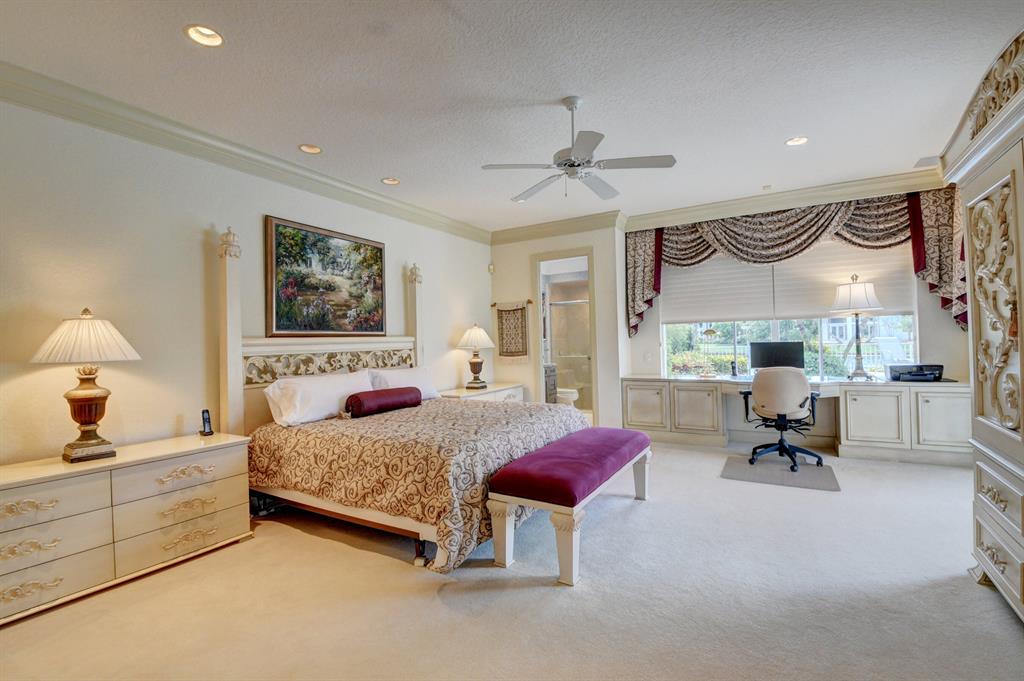 CLUBSIDE AT WOODFIELD COUNTRY CLUB - Residential