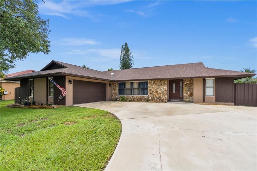 Photo of 138 NW Friar Street, Port Saint Lucie, FL 34983 (MLS # F10302073)