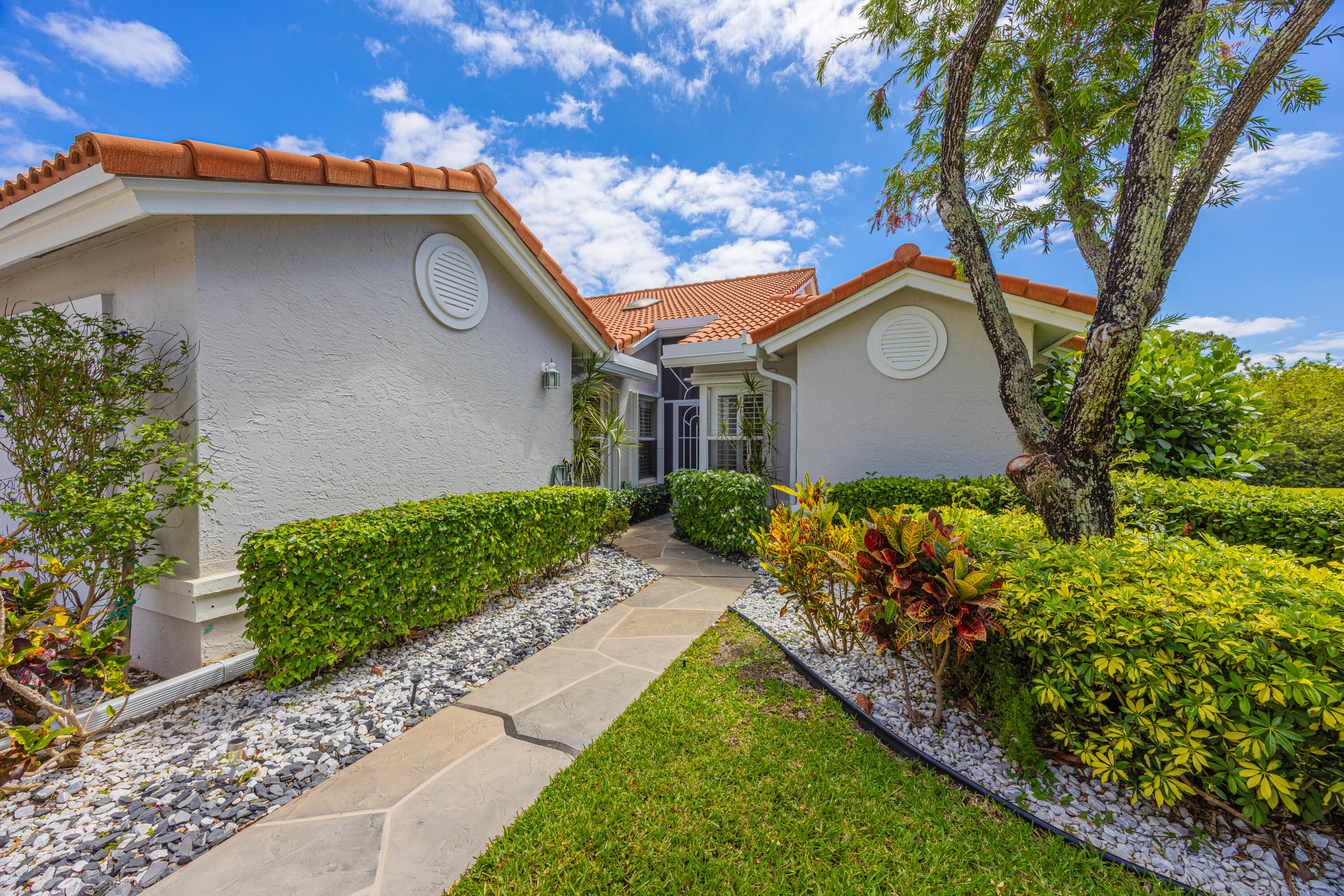 7594 Seafoam Court