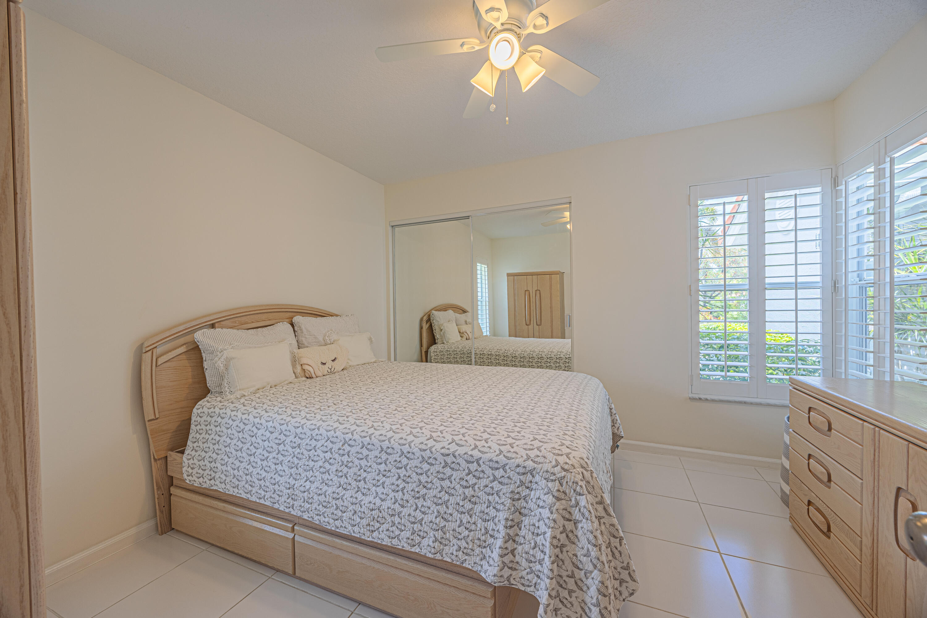 7594 Seafoam Court