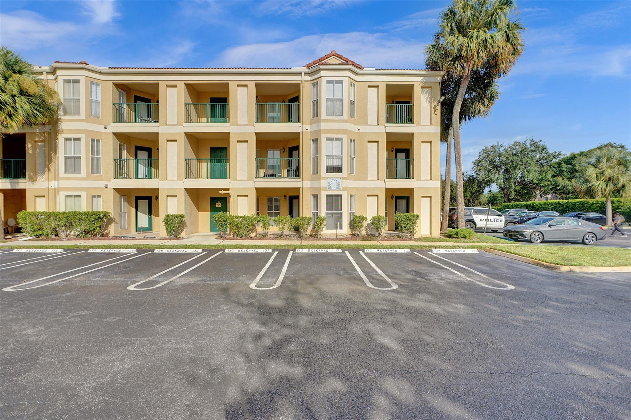 777 Riverside Dr 1517