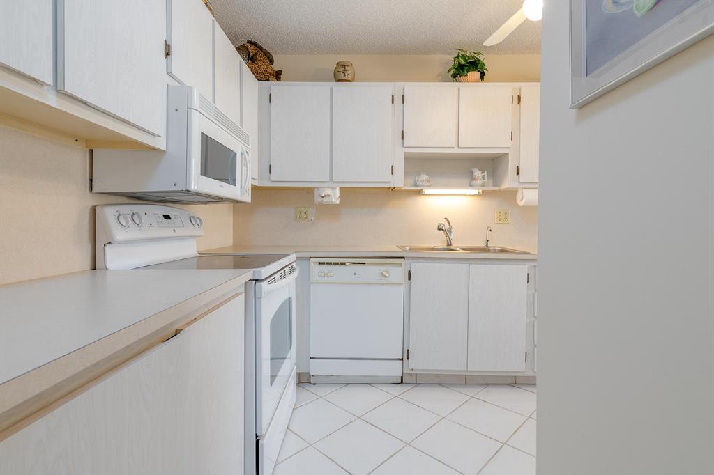 BOCA LAKES CONDO - Residential