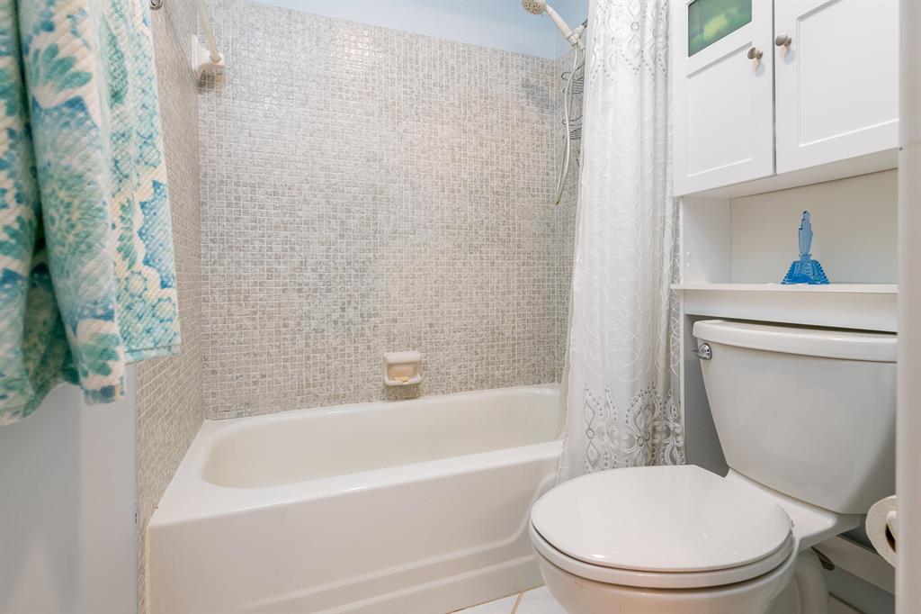 BOCA LAKES CONDO - Residential