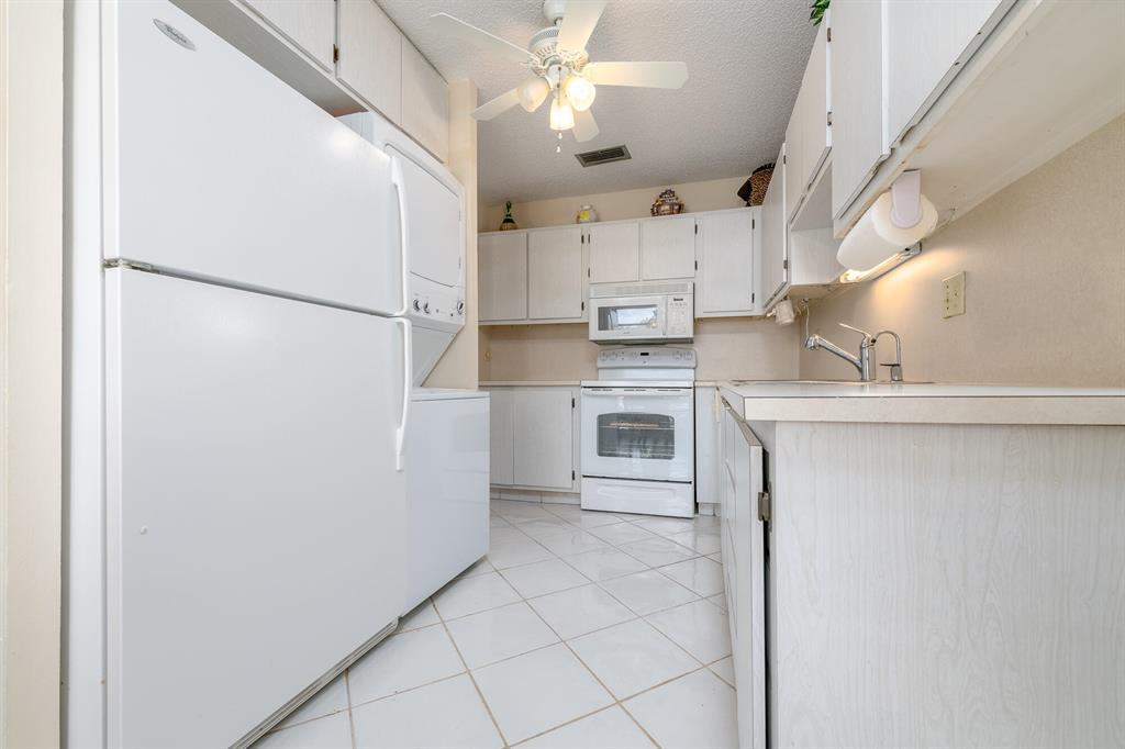 BOCA LAKES CONDO - Residential