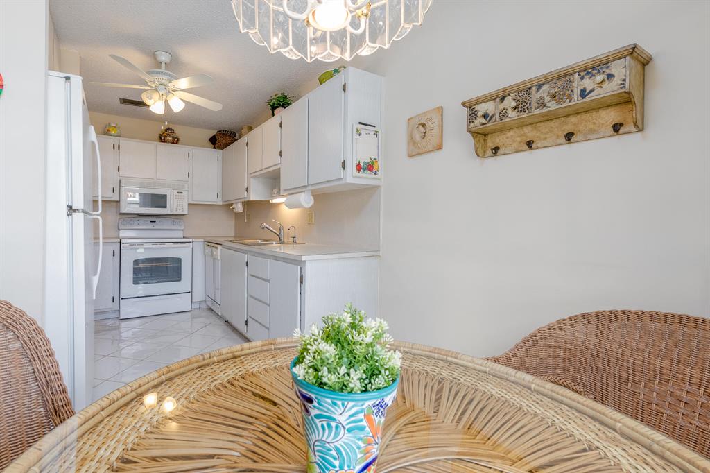 BOCA LAKES CONDO - Residential