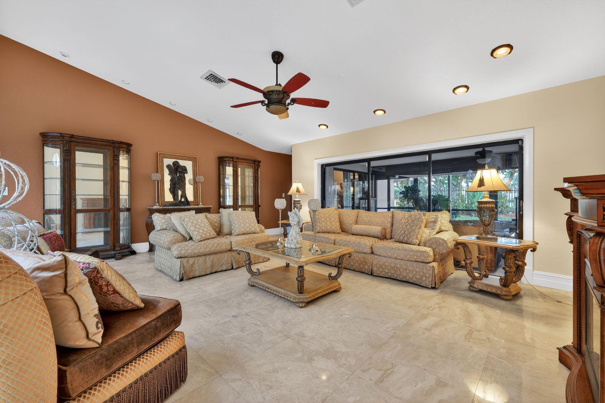 JACARANDA COUNTRY CLUB WEST - Residential