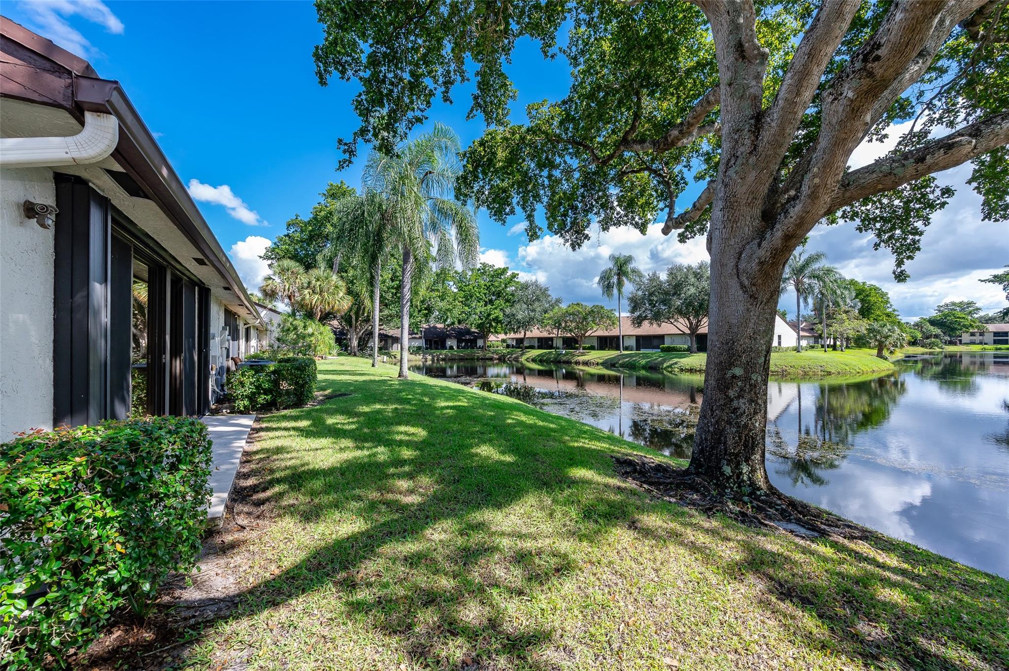 3272 Carambola Cir 3272
