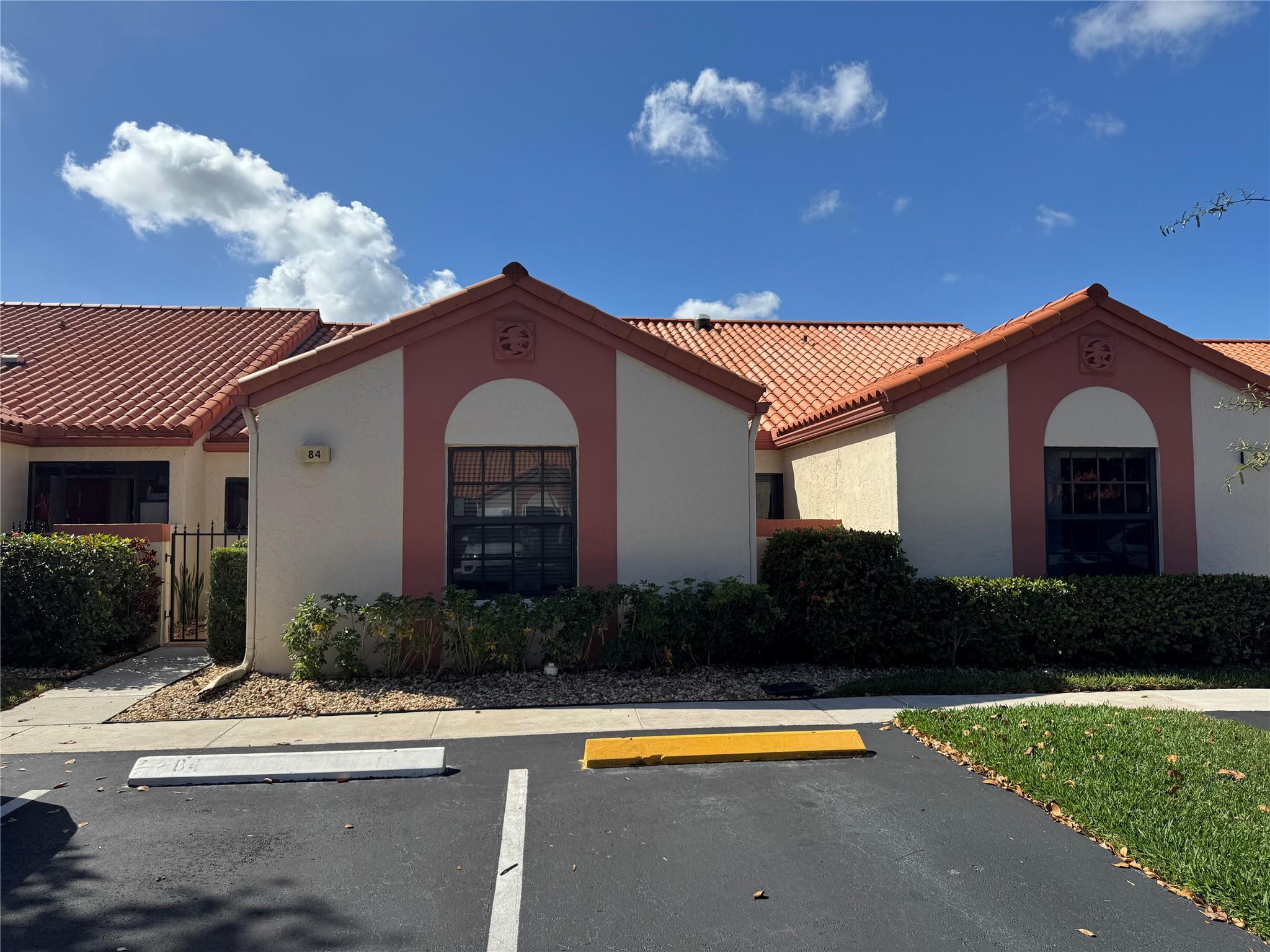 84 Centennial Ct