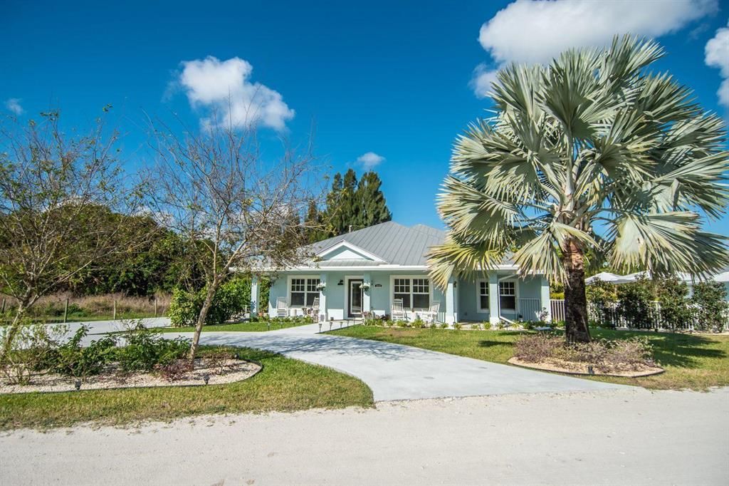 Photo of 8060 SE Paulson Avenue, Stuart, FL 34997 (MLS # R10899374)