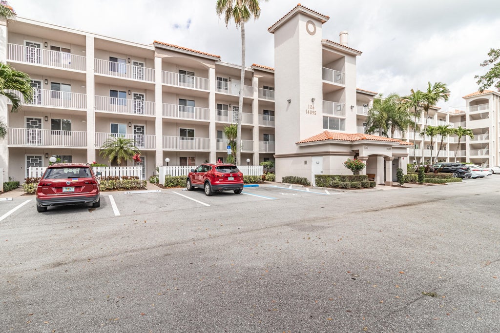 Photo of 14095 Royal Vista Drive #302, Delray Beach, FL 33484 (MLS # R10792190)