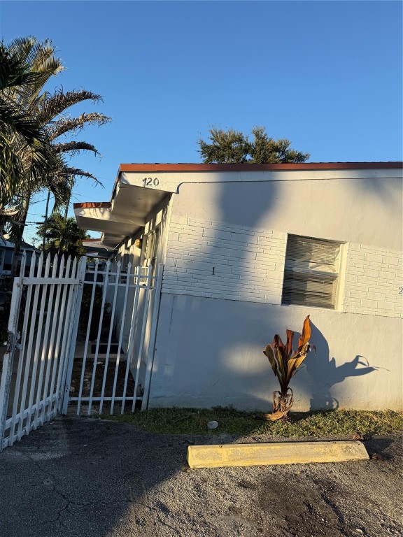 College Tr 19-9 B - Residential Lease