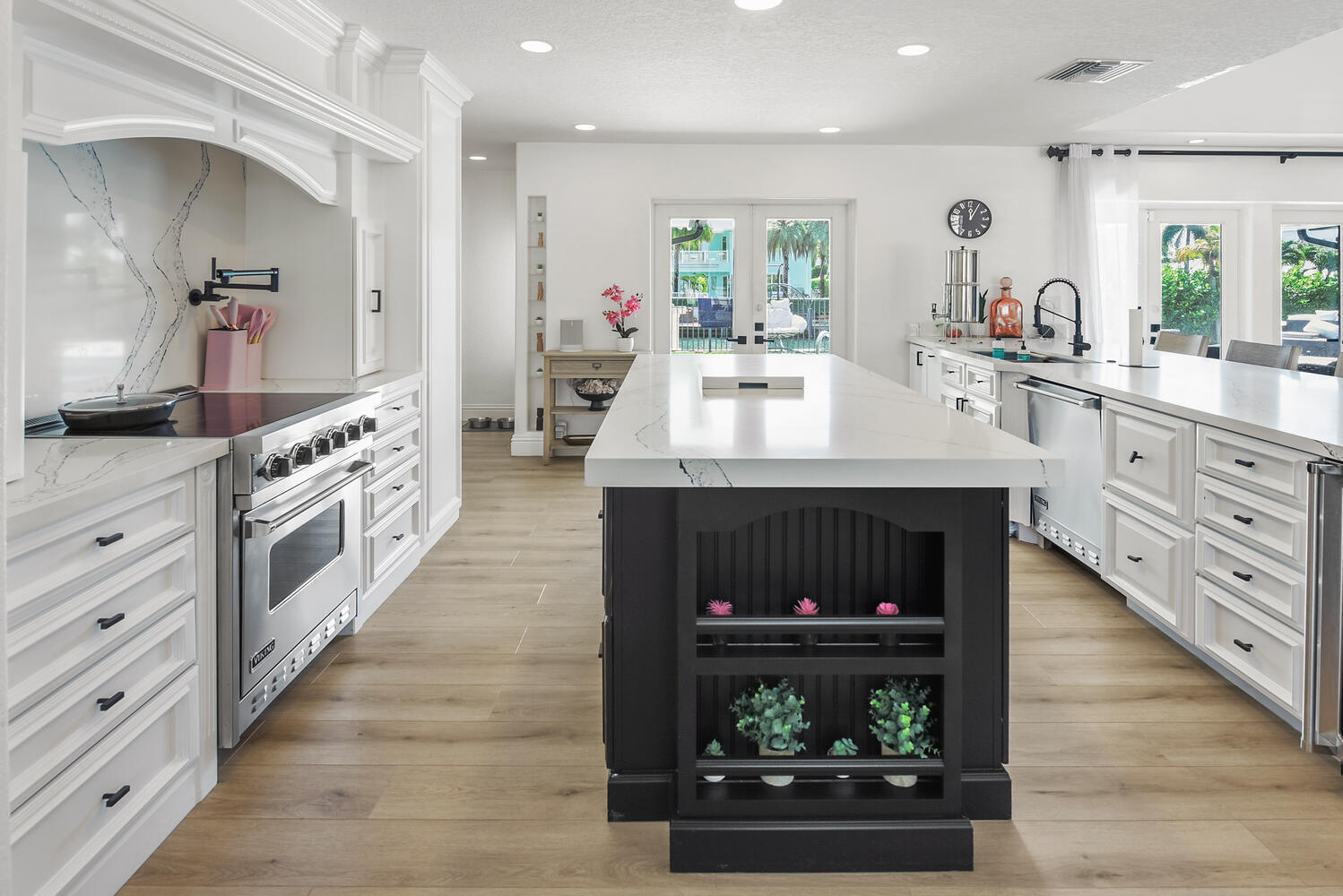 VENETIAN ISLES 2ND SEC - Residential