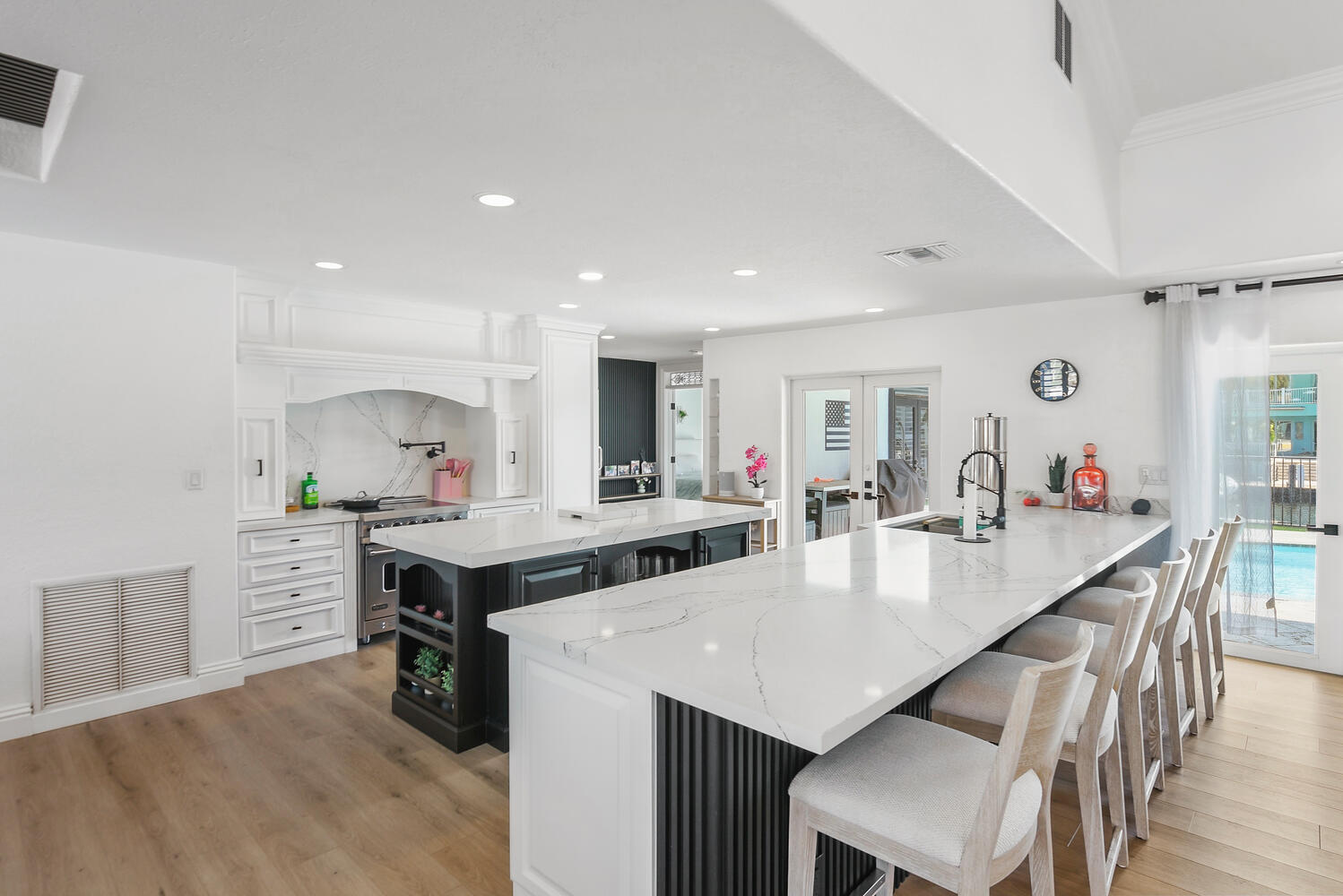 VENETIAN ISLES 2ND SEC - Residential