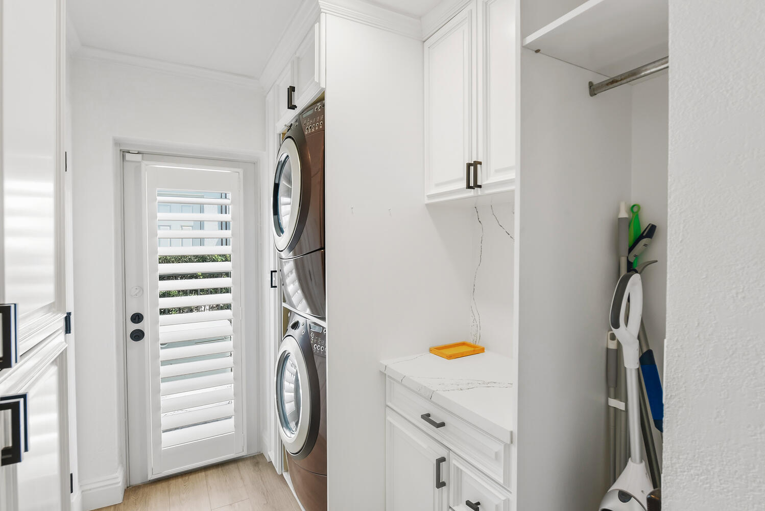 VENETIAN ISLES 2ND SEC - Residential