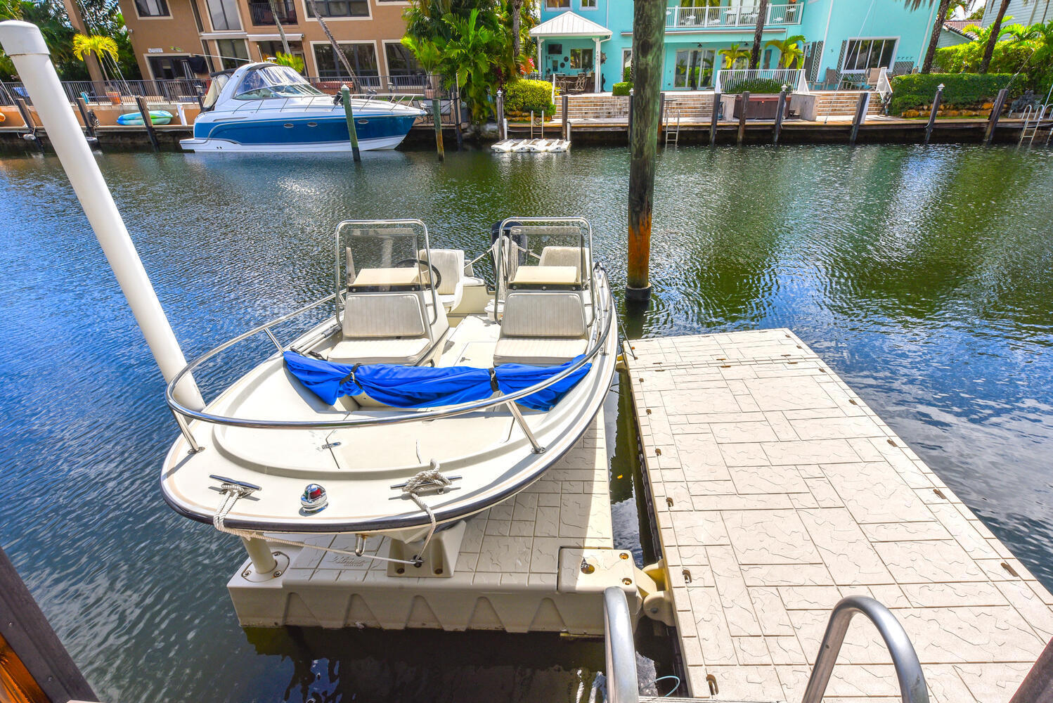 VENETIAN ISLES 2ND SEC - Residential