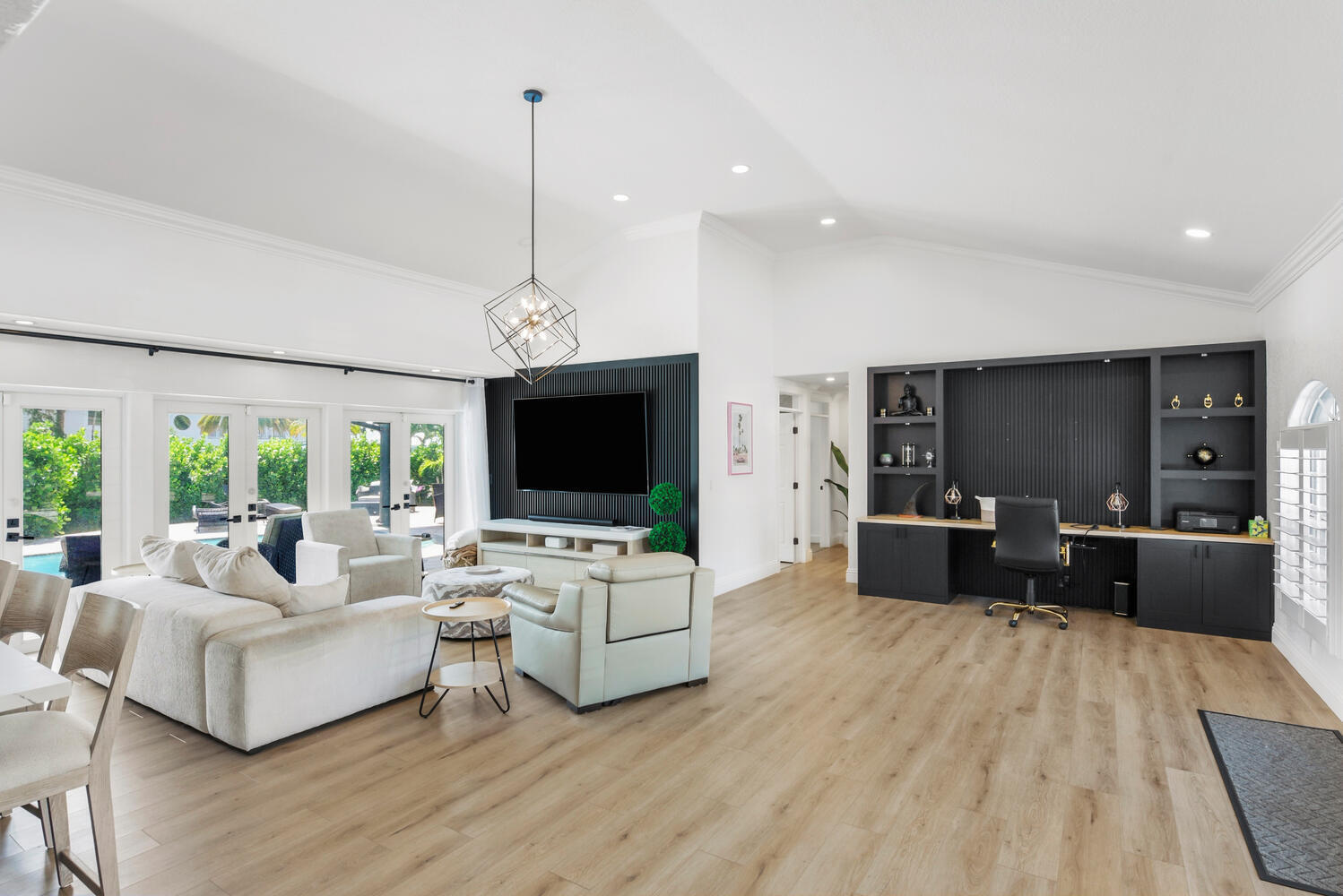 VENETIAN ISLES 2ND SEC - Residential