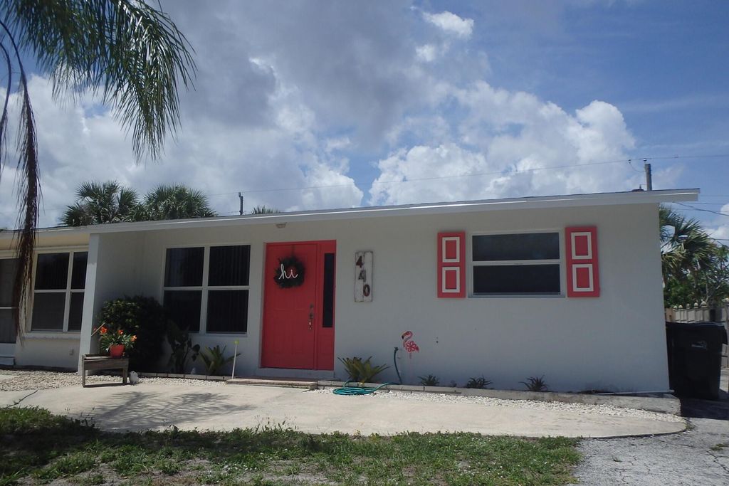 Photo of 440 SE Fini Drive, Stuart, FL 34996 (MLS # R10914854)