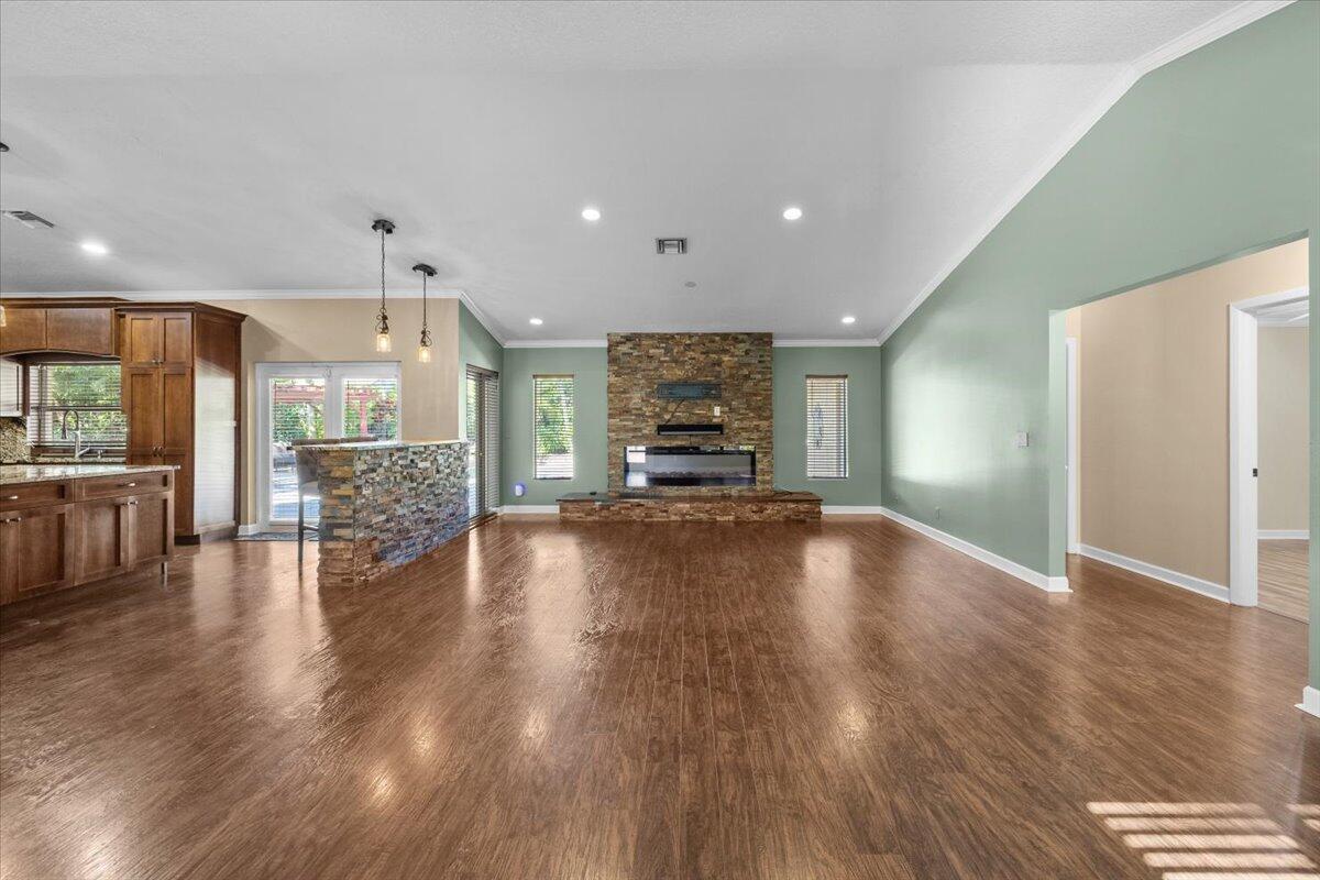 PINE RIDGE - Residential