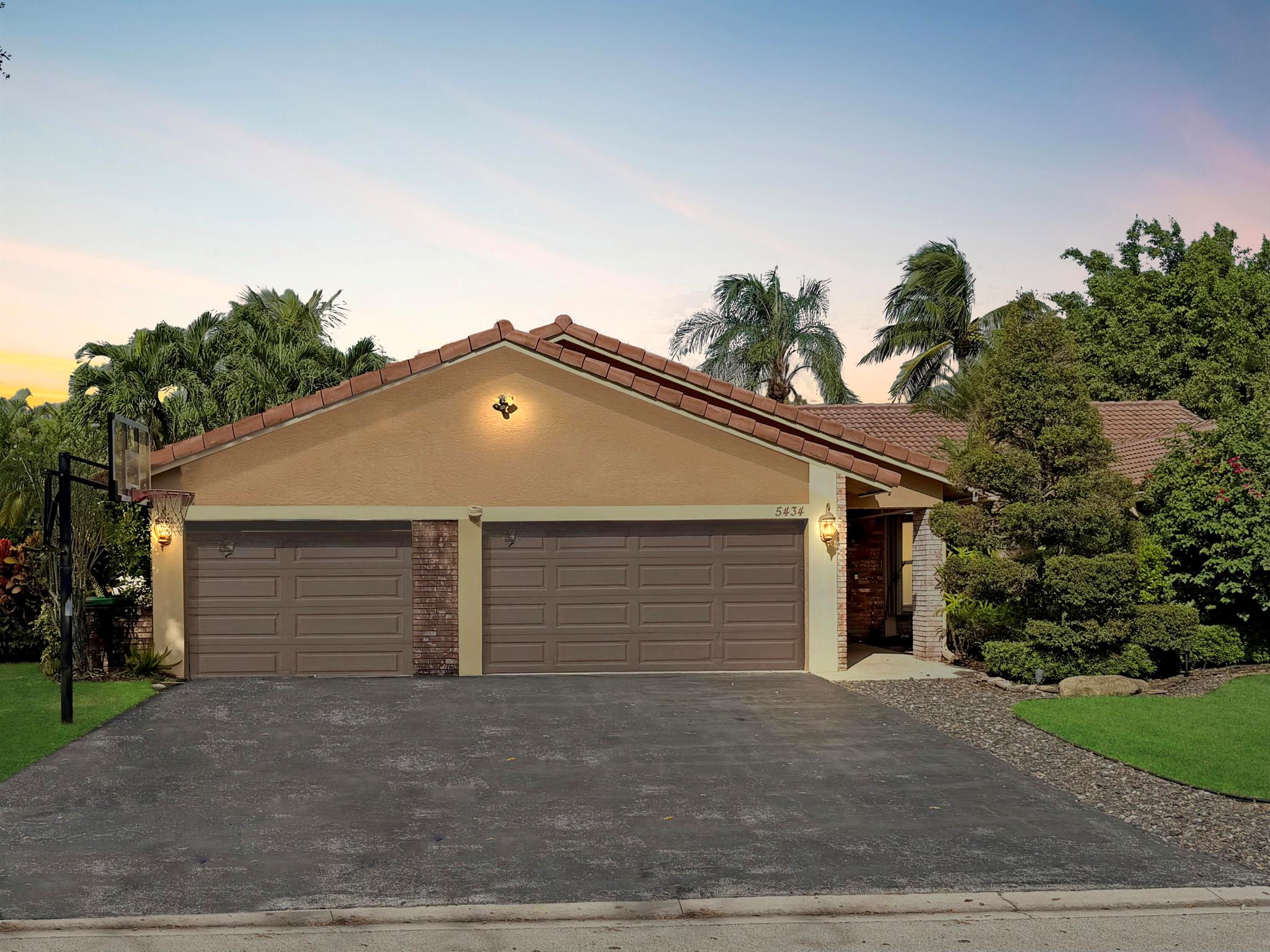 PINE RIDGE - Residential