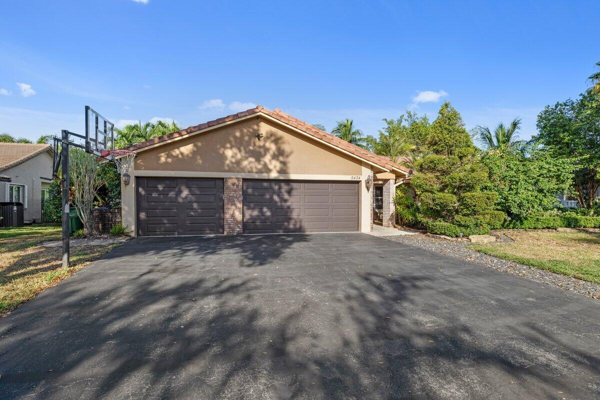 PINE RIDGE - Residential