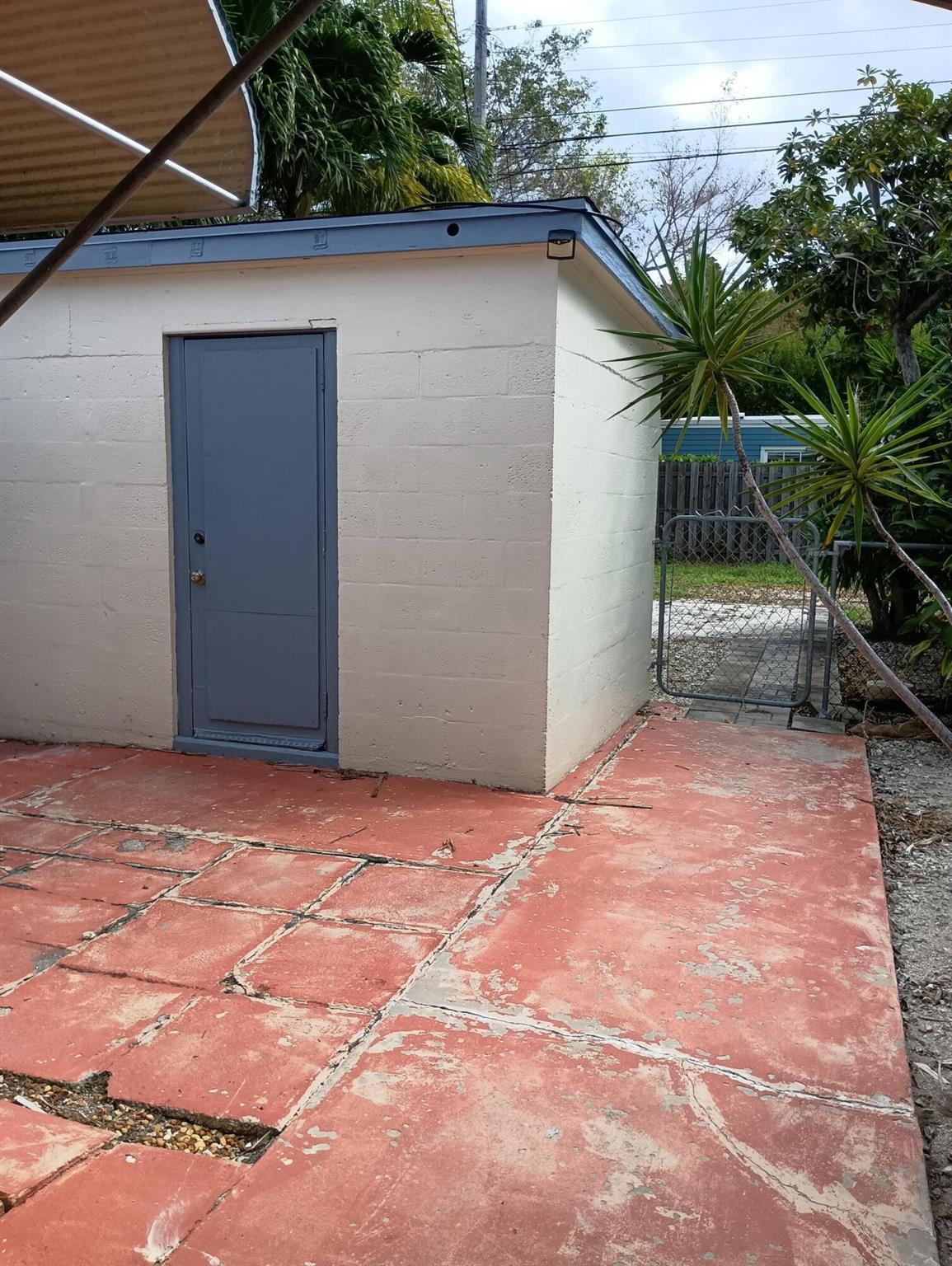 LAKE WORTH TOWN OF - Residential Lease