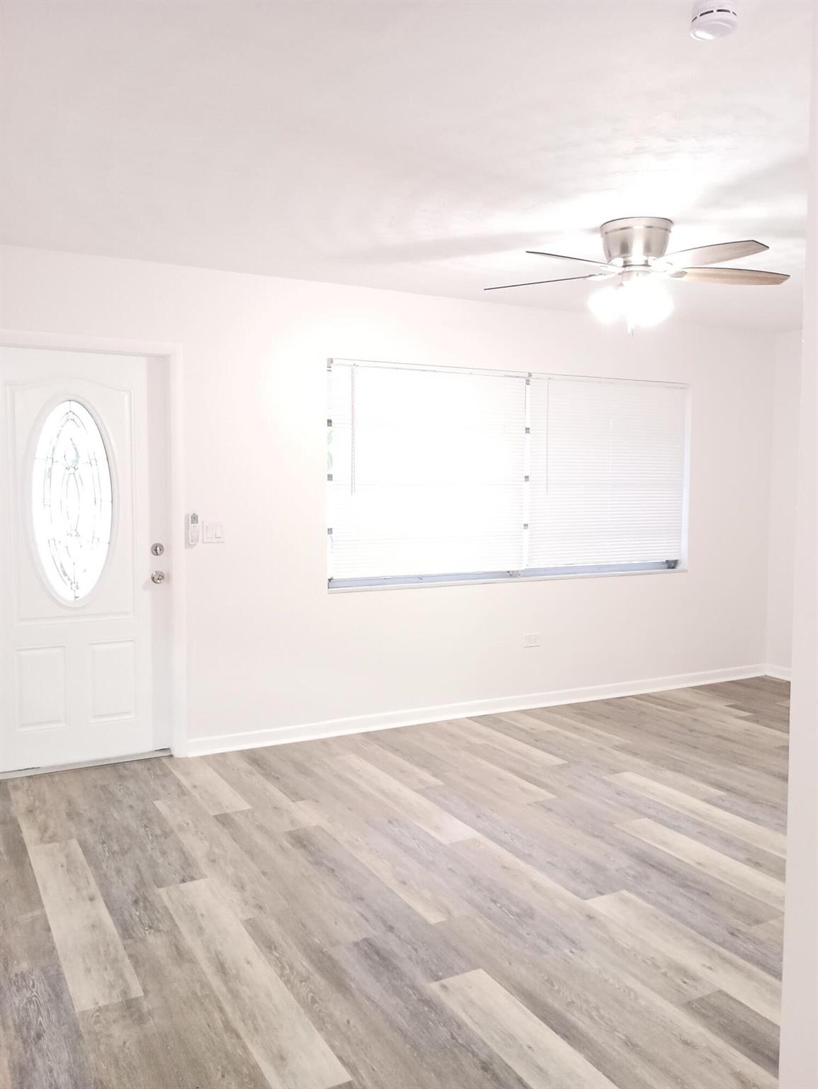 LAKE WORTH TOWN OF - Residential Lease