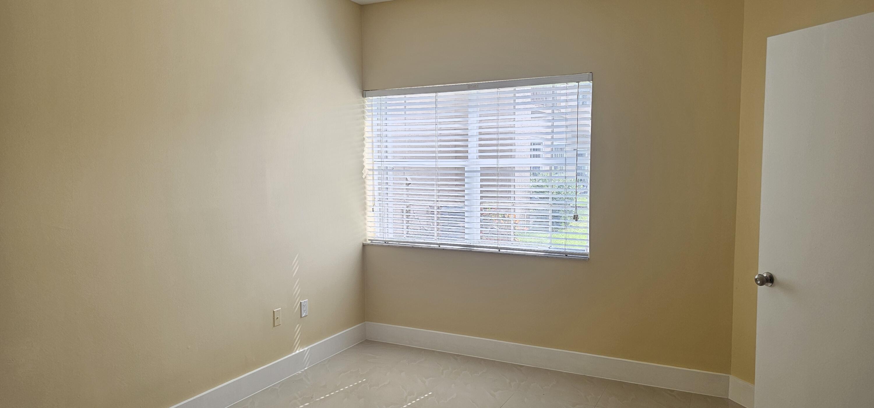 REFLECTIONS AT PEMBROKE PINES - Residential Lease