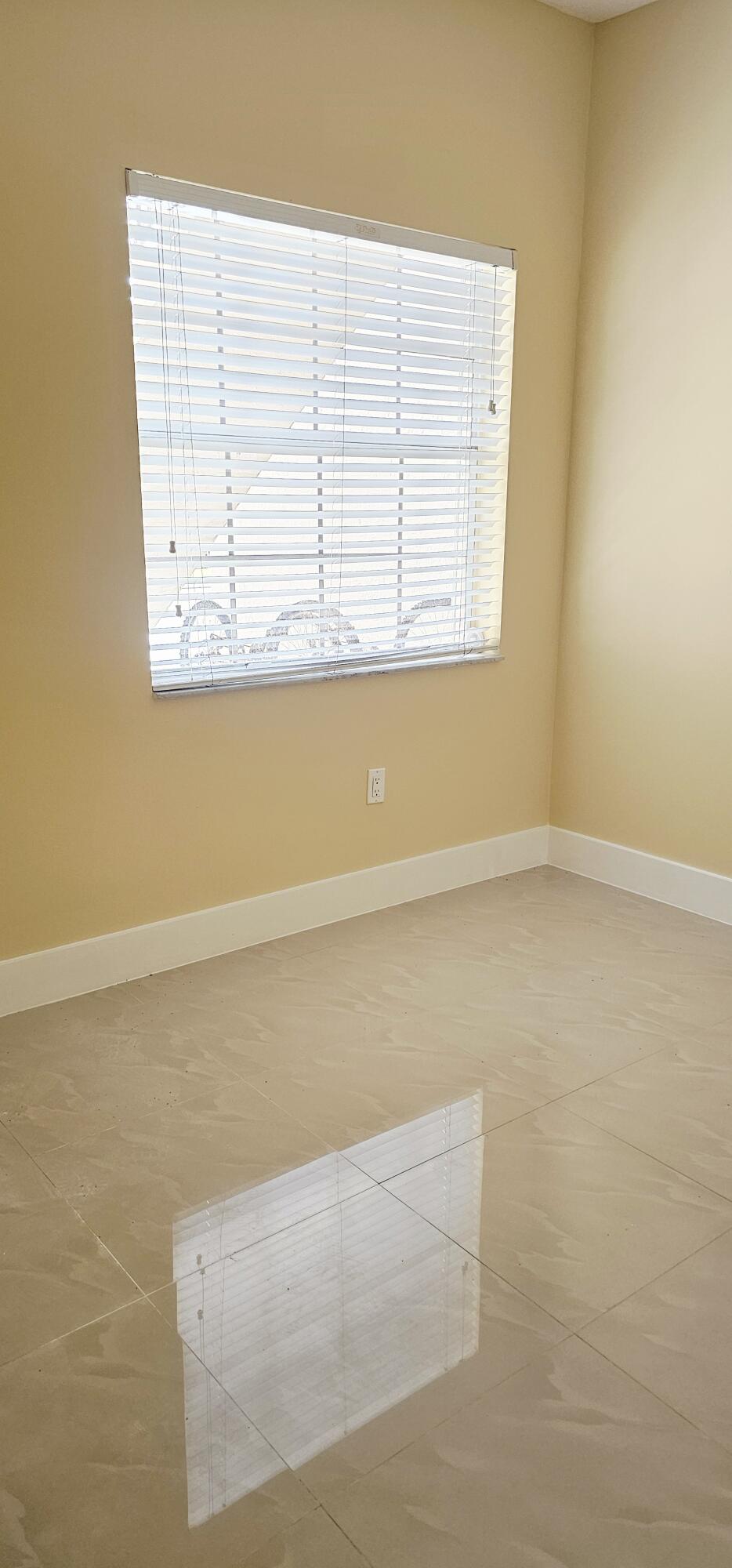 REFLECTIONS AT PEMBROKE PINES - Residential Lease